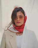 روسری نغمه سرخ
