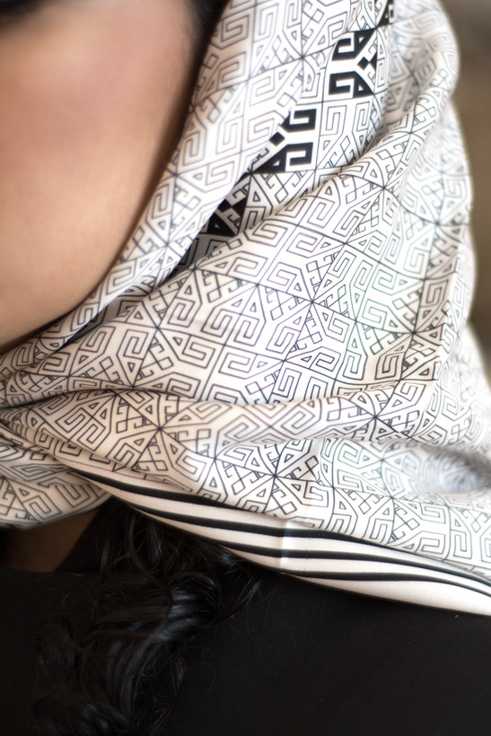 روسری طرح پیچان-اوت لت