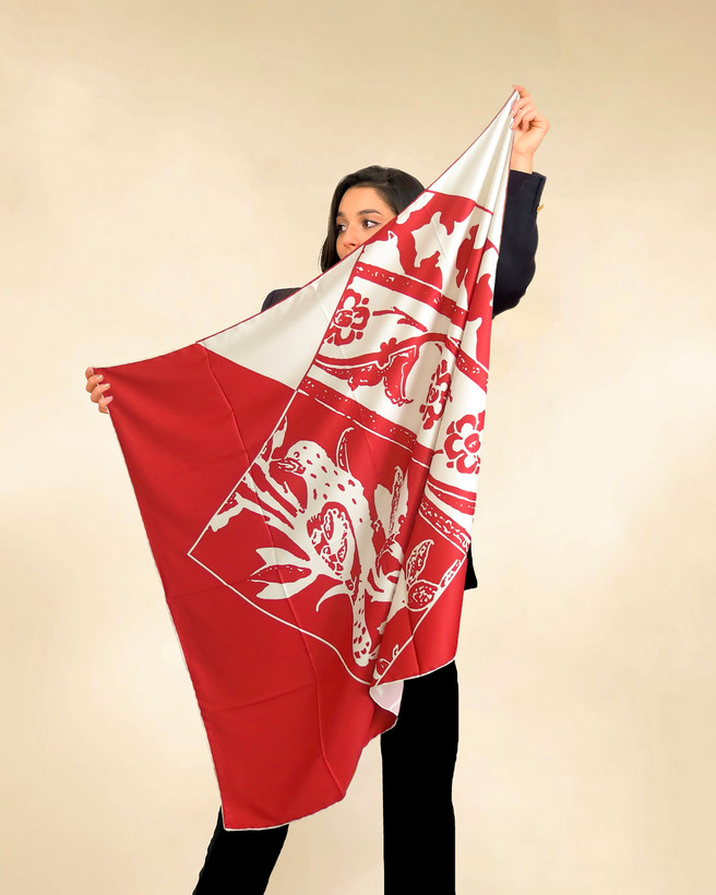 روسری نغمه سرخ
